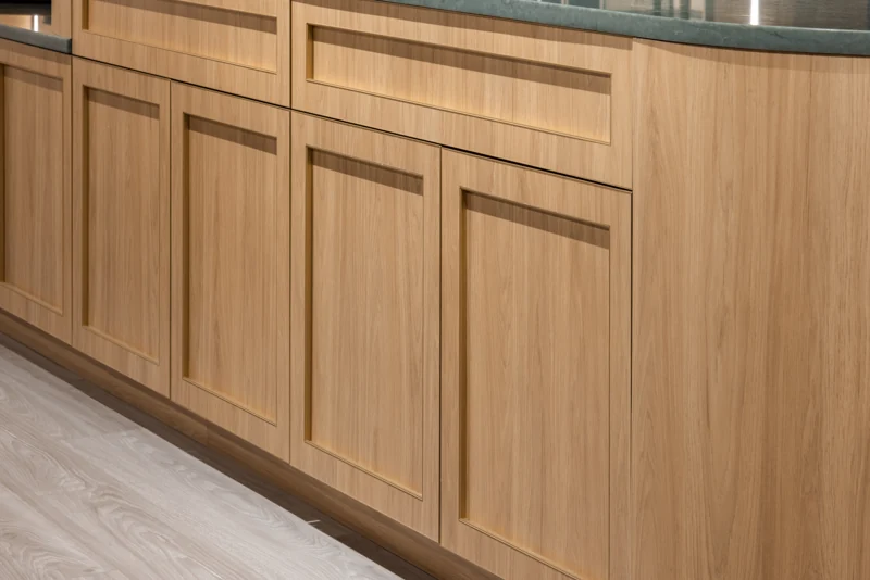 Wood finish and slim handles · Orlando showroom